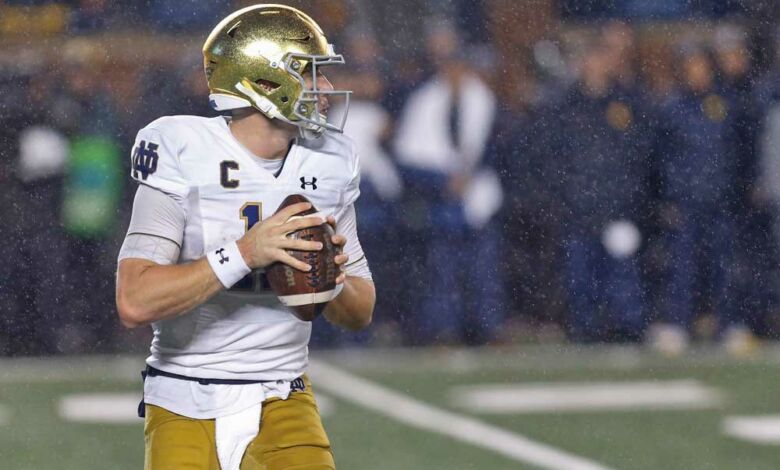 Notre Dame QB Ian Book