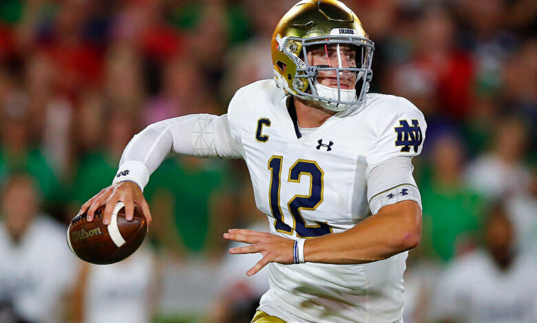 Notre Dame QB Ian Book