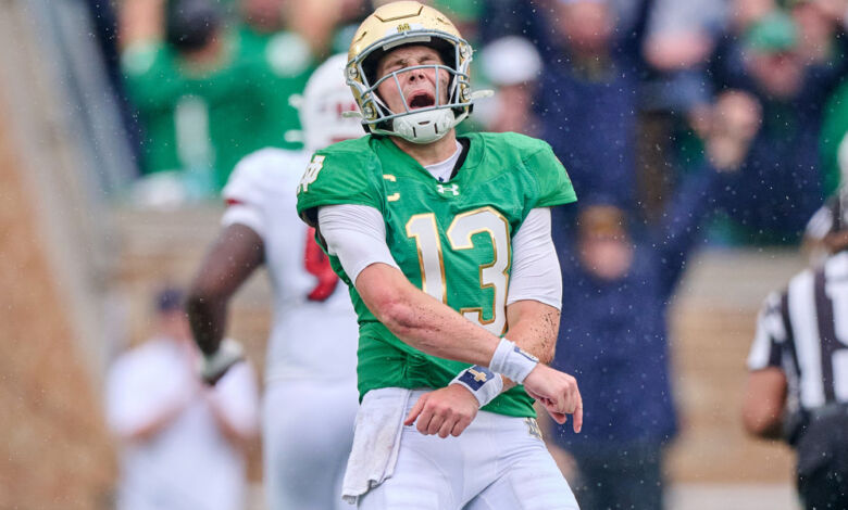 Notre Dame Fighting Irish quarterback Riley Leonard